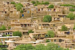 روستای گشانی؛ ماسوله‌ای سنگی در دل کوهستان الوند | پلومر - پلتفرم هوشمند سفر و گردشگری